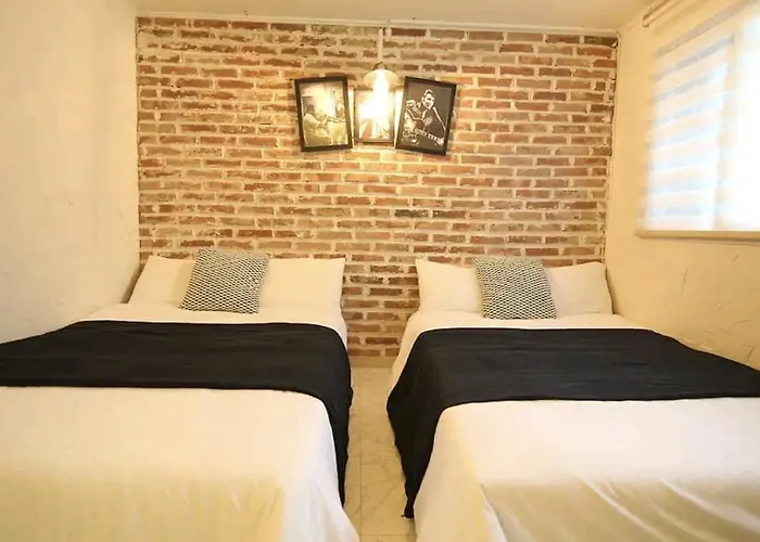 Gasthuis J House